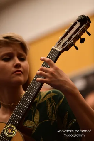 Stephanie Jones and the "Arcimbolda" Guitar 10
