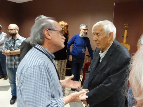 José Roanillos and the guitar makers 30
