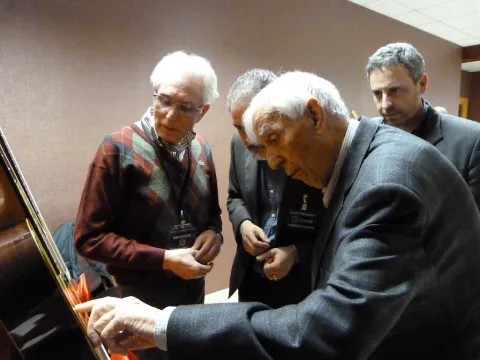 José Roanillos and the guitar makers 11