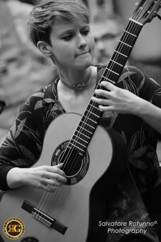 Stephanie Jones and the "Arcimbolda" Guitar 18