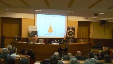 CONFERENZA: “L’influenza della Liuteria spagnola del ‘900 nell’evoluzione della chitarra italiana e della sua identità p 35