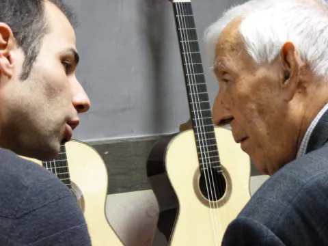 José Roanillos and the guitar makers 61