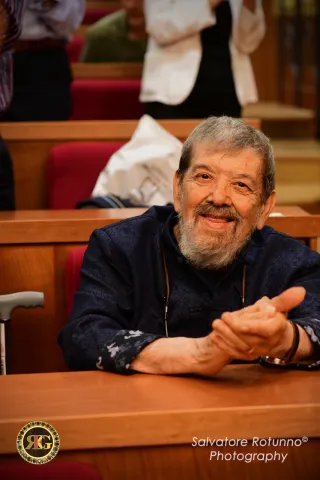 Lifetime Achievement Award to M ° Oscar Ghiglia 2