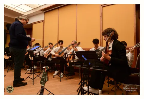 Conference-concert on multi-string guitars and guitar ensembles 25