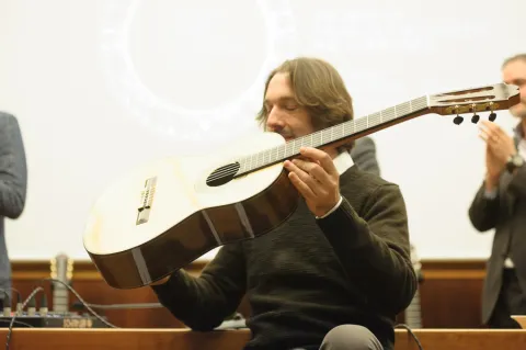 Adriano Del Sal guitars testing