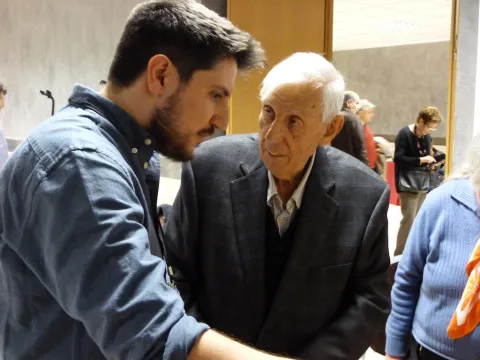 José Roanillos and the guitar makers 46