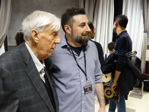 José Roanillos and the guitar makers 49