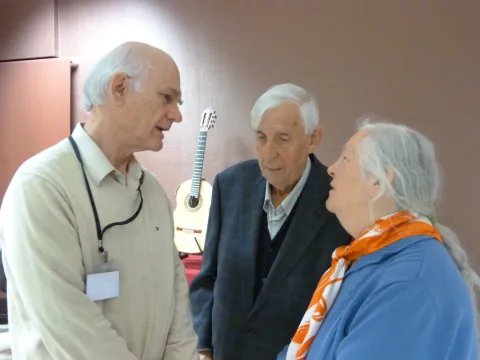 José Roanillos and the guitar makers 13