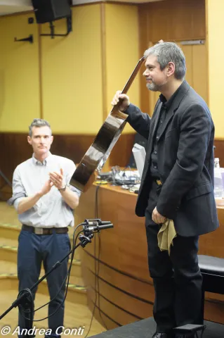 CONFERENZA: “L’influenza della Liuteria spagnola del ‘900 nell’evoluzione della chitarra italiana e della sua identità p 20