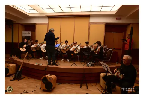 Conference-concert on multi-string guitars and guitar ensembles 31