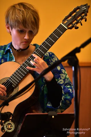 Stephanie Jones in concert 14