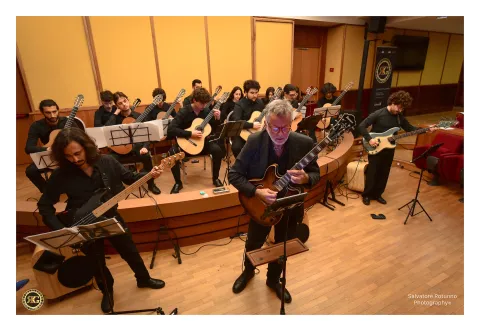 Conference-concert on multi-string guitars and guitar ensembles 37