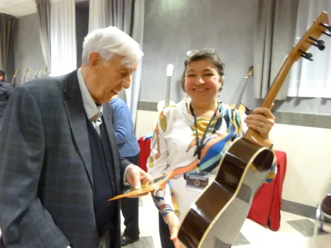José Roanillos and the guitar makers 70