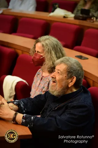 Lifetime Achievement Award to M ° Oscar Ghiglia 7
