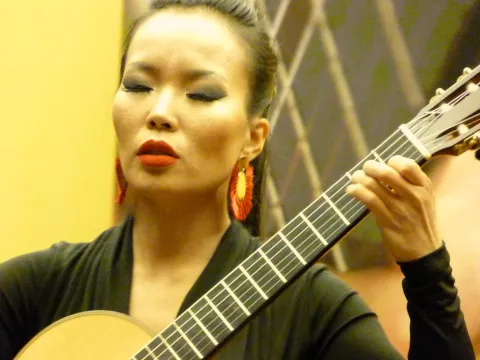 Thu Le in concert 8