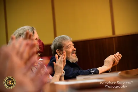 Lifetime Achievement Award to M ° Oscar Ghiglia 6