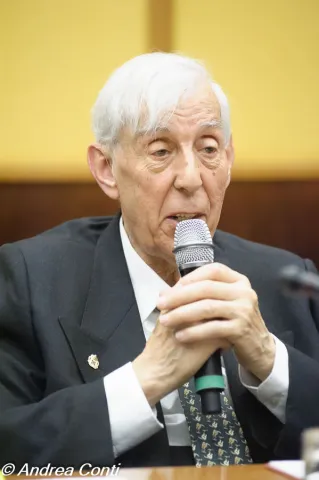 Premio alla Carriera al grande Maestro José Romanillos 19