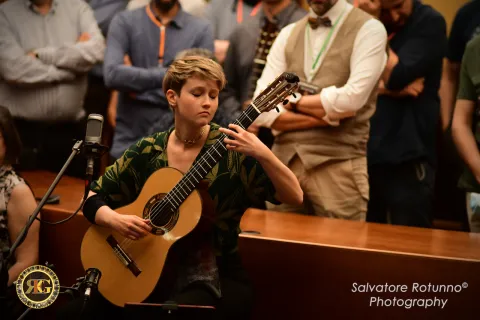 Stephanie Jones and the "Arcimbolda" Guitar 8