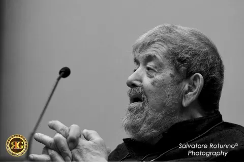 Lifetime Achievement Award to M ° Oscar Ghiglia 18