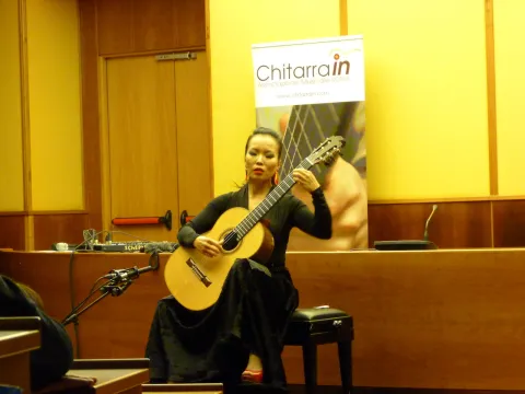 Thu Le in concert 12