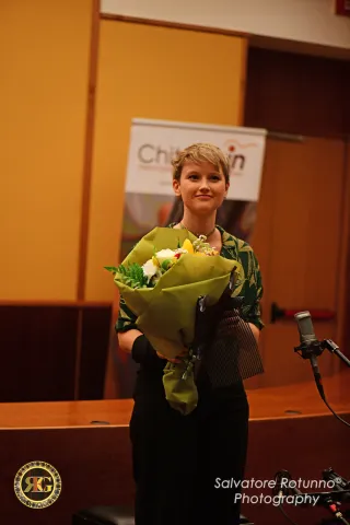 Stephanie Jones and the "Arcimbolda" Guitar