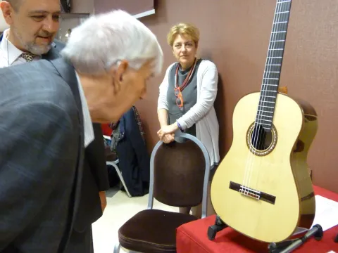 José Roanillos and the guitar makers 15