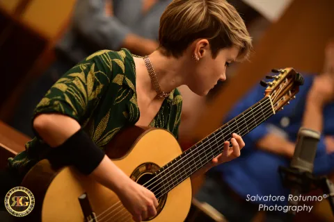Stephanie Jones and the "Arcimbolda" Guitar 20