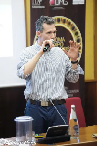 CONFERENZA: “L’influenza della Liuteria spagnola del ‘900 nell’evoluzione della chitarra italiana e della sua identità p 12
