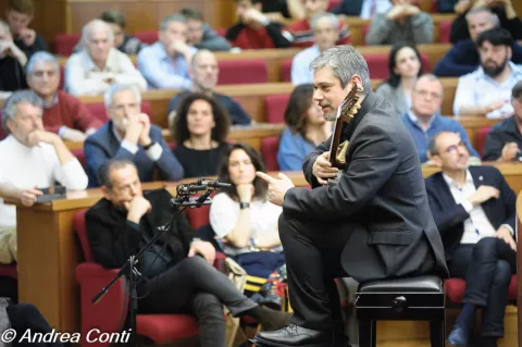CONFERENZA: “L’influenza della Liuteria spagnola del ‘900 nell’evoluzione della chitarra italiana e della sua identità p 17