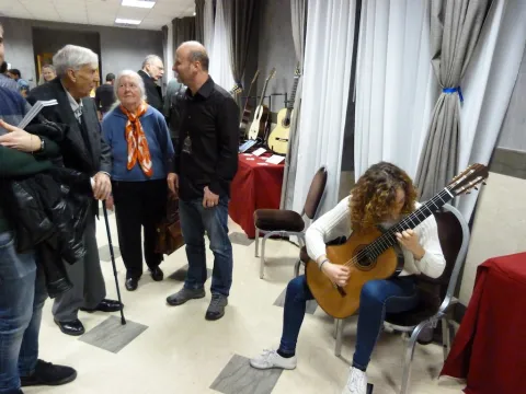 José Roanillos and the guitar makers 67