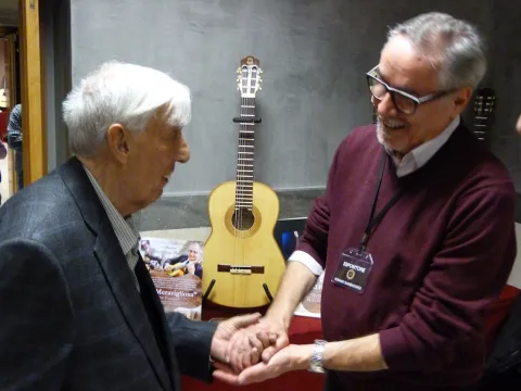 José Roanillos and the guitar makers 39